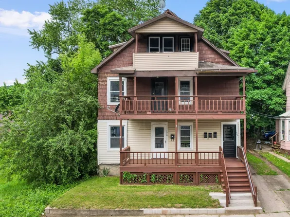 190 Saint Charles St, Johnson City, NY 13790