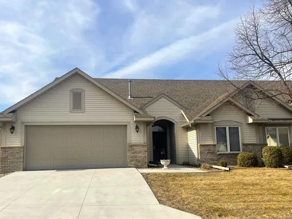 5221 Greens Dr NW, Rochester, MN 55901