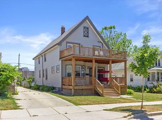 952 S 56th St, Milwaukee, WI 53214