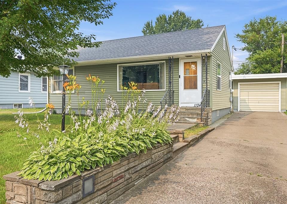1st image of 1124 Briggs Avenue