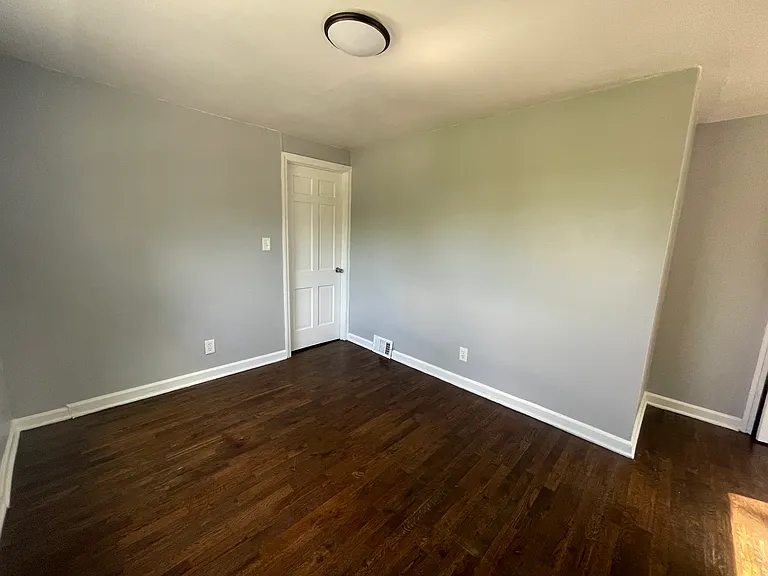 5303 Brooklyn Ave — Photo 6
