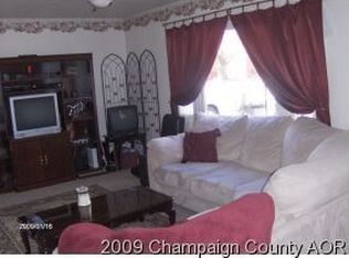 709 E Glenview Dr, Tuscola, IL 61953