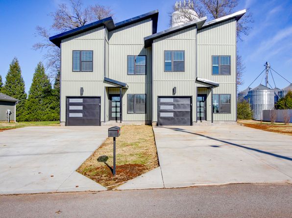 102 Rosenwald St UNIT B