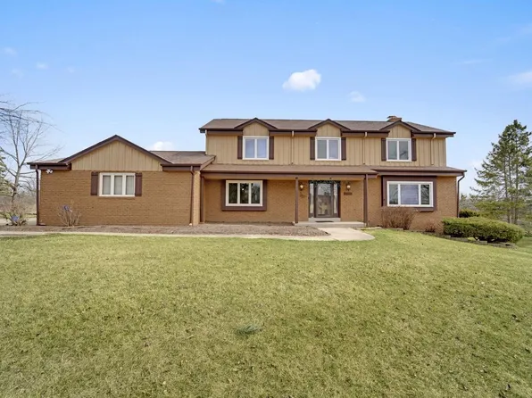 2160 Carrington DRIVE, Brookfield, WI 53045