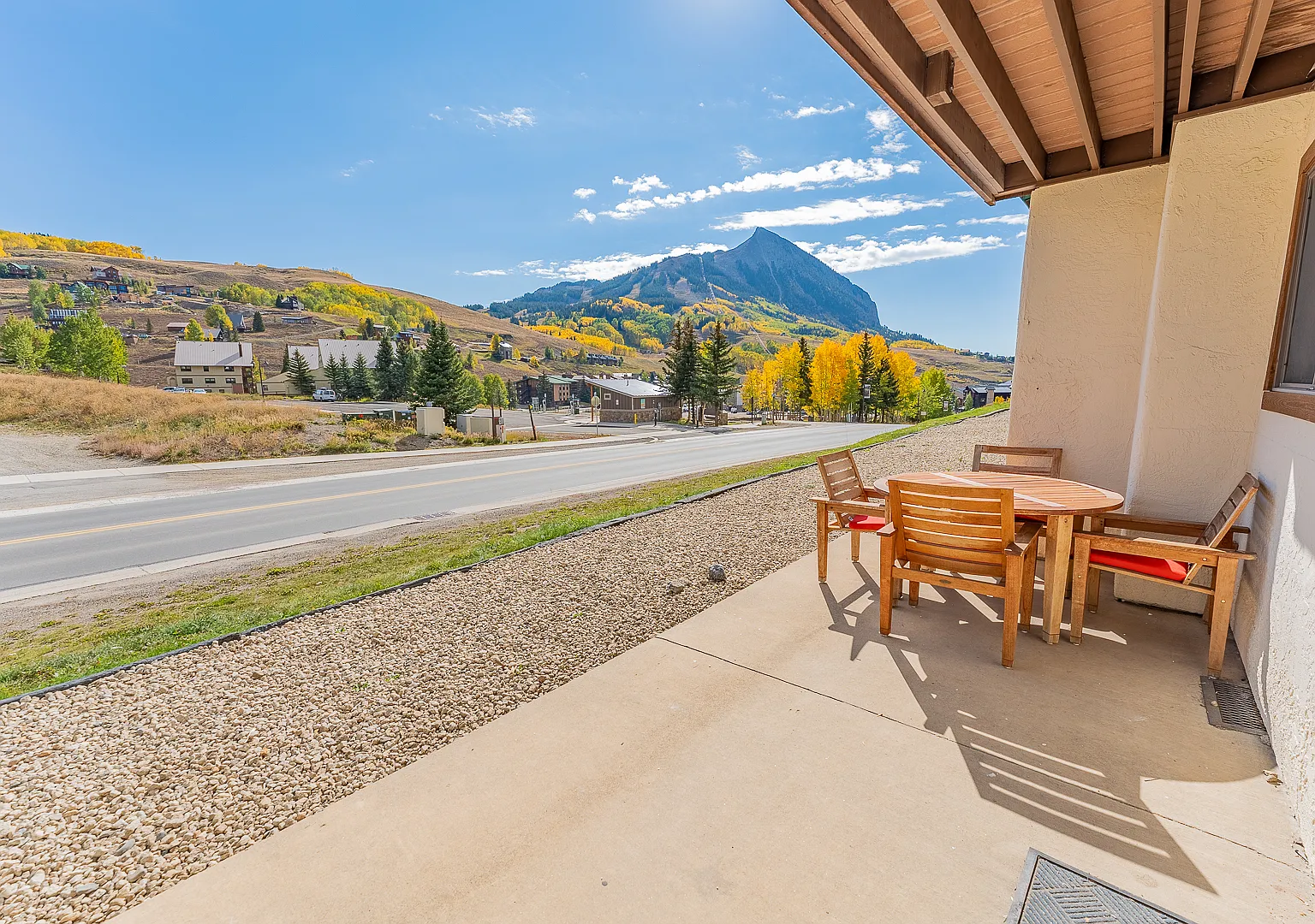 2 bed, $5,970 — Photo 4