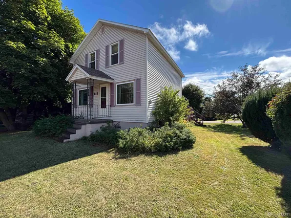 411 Wright St, Marquette, MI 49855