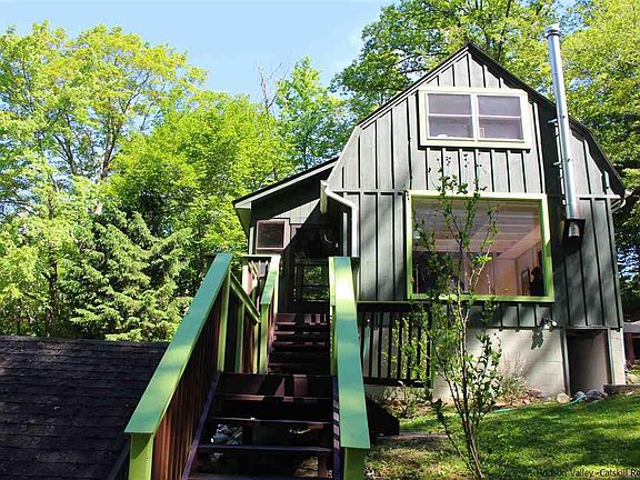 3rd image of 330 Cragsmoor Rd