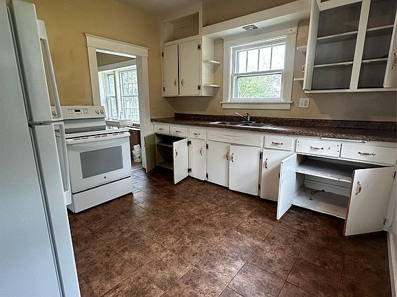 5th image of 1818 N Woodbridge St