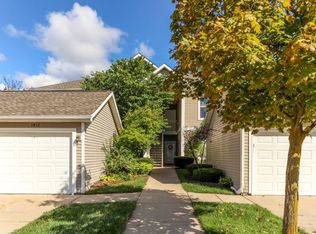 1414 Fox Pointe Cir, Ann Arbor, MI 48108