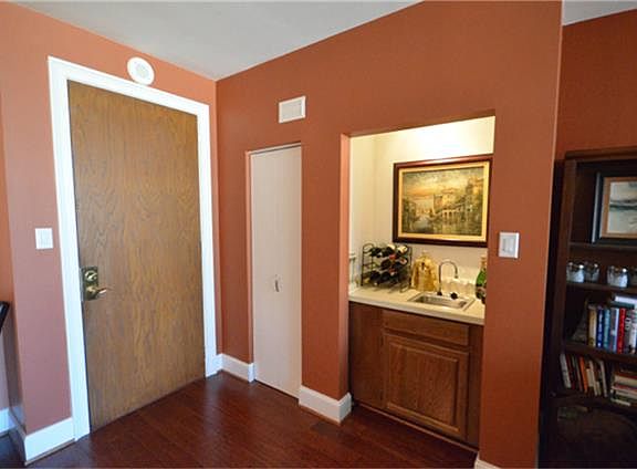 4th image of 5150 Hidalgo St Unit 802