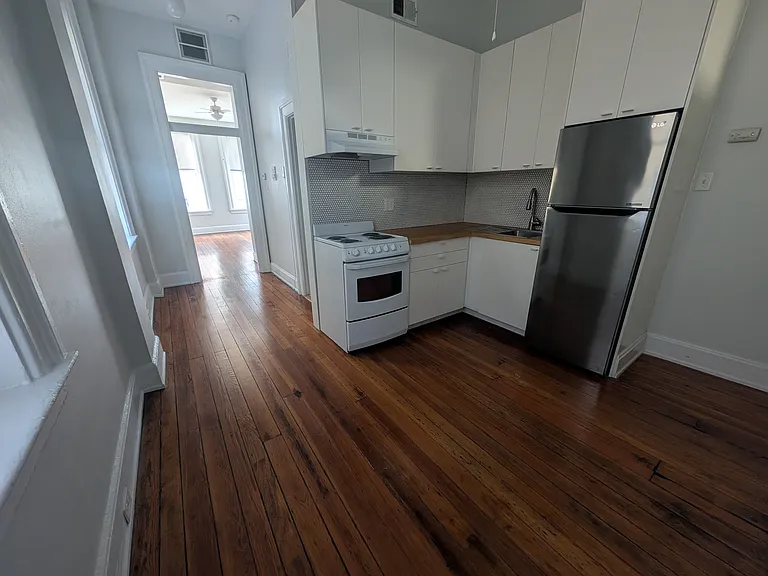311 E 13th St #5 — Photo 4