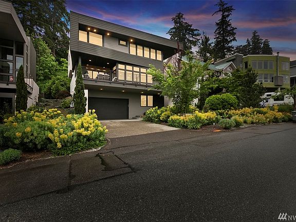 3rd image of 8806 NE 117th Pl