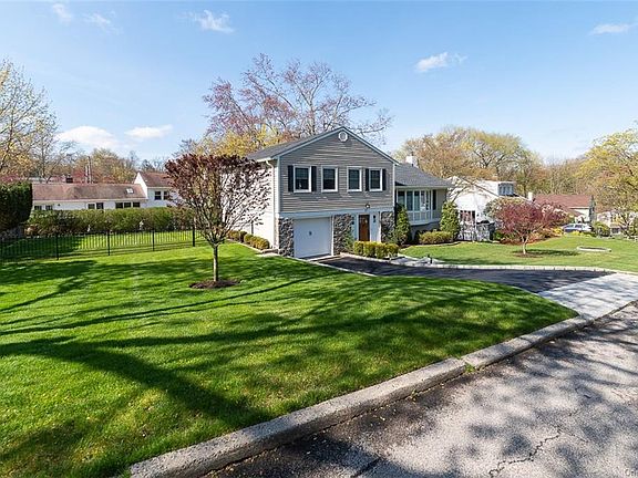3rd image of 27 Sturbridge Pl