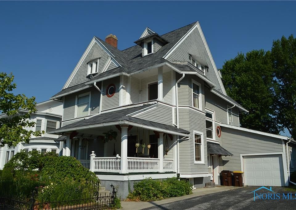 1st image of 121 E Smith St