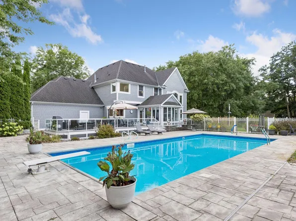 3 Scotch Pine Ln, North Oaks, MN 55127