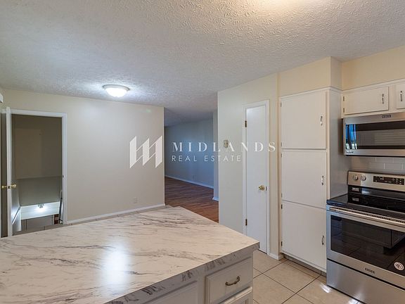 3rd image of 3401 Sherwood Dr