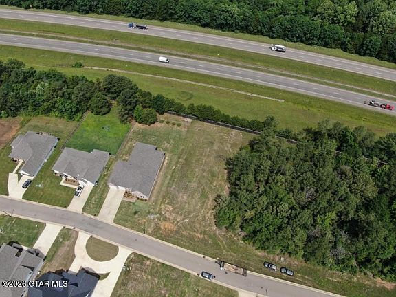 4th image of 13 Ridgeway Dr