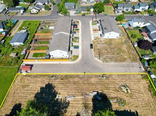 790 Monarch Way, Harrisburg, OR 97446