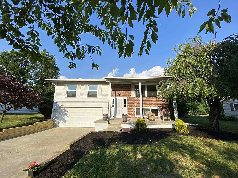 1st image of 745 S Hickory Dr