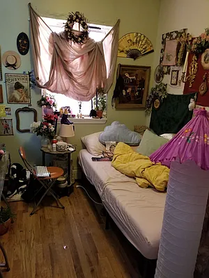 Rented by Aron Fried, LREB | media 6