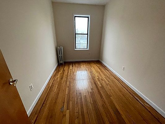 5th image of 24-44 27th St #3R