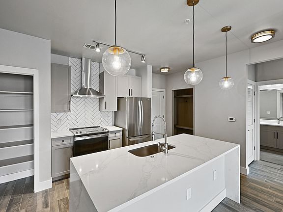 3rd image of 750 N Orange Ave #2106