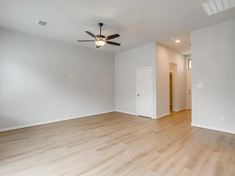 10434 Peonia St — Photo 26