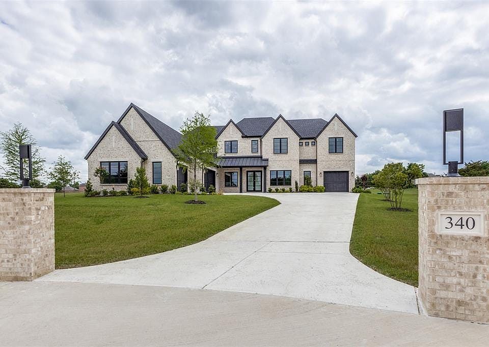 1st image of 340 Broadwing Dr