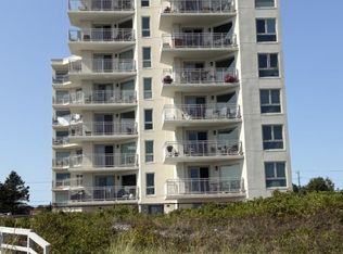 219 E Grand Ave APT 3C, Old Orchard Beach, ME 04064