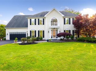 28 Princeton Ln, Fairport, NY 14450