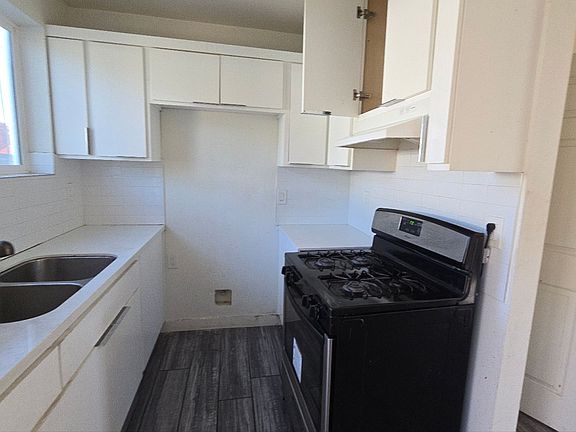 5th image of 1019 E 84th Pl #84