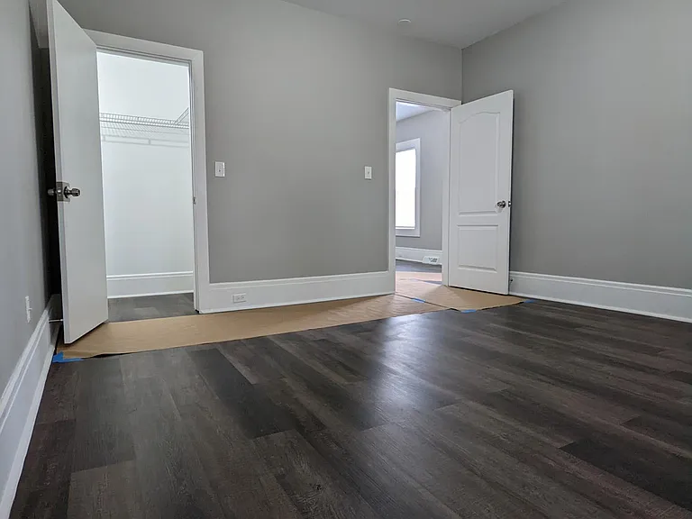 2201 W 83rd St #1 — Photo 8