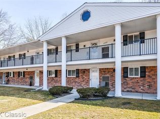 42670 Plymouth Hollow Dr #15, Plymouth, MI 48170