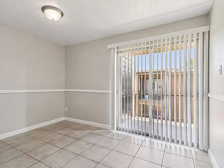 21-web-or-mls-Dumfries Dr Unit 410-S2802-006