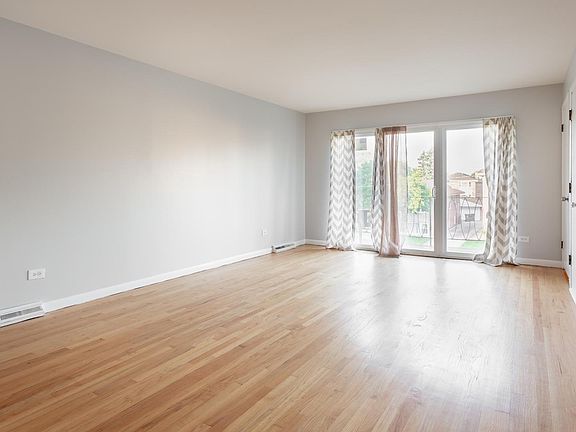 4th image of 368 Luella Ave