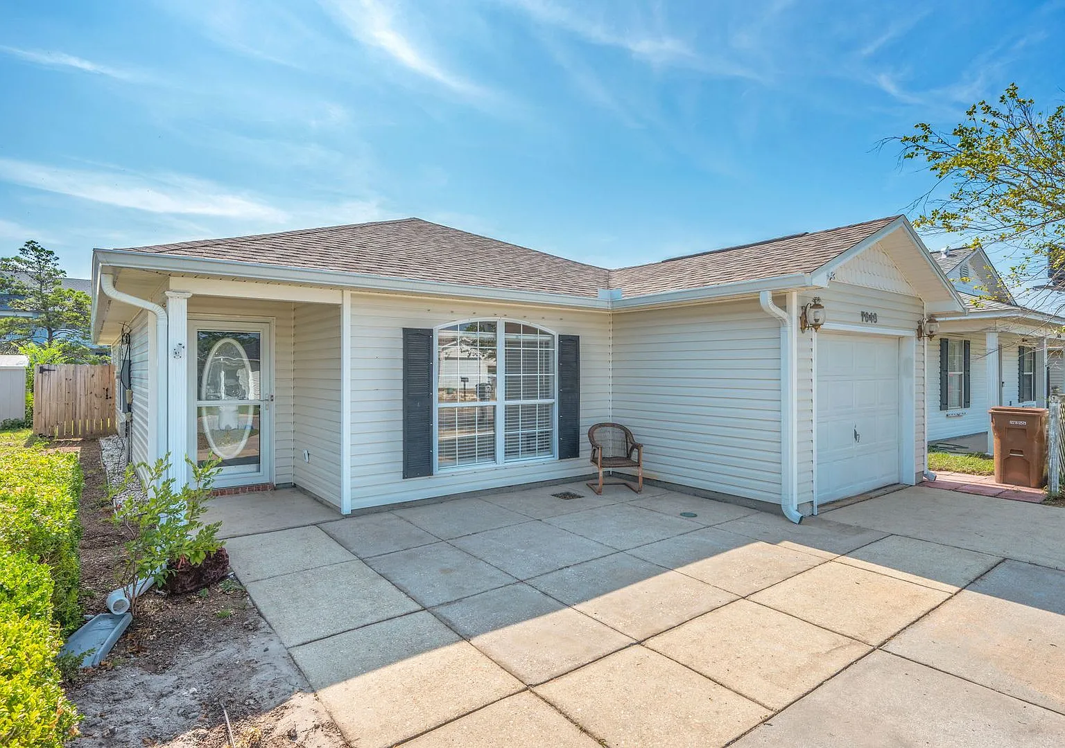 Charming and Updated 3-Bedroom Home with Open Floor Plan and Entertainer's Backyard — Photo 3