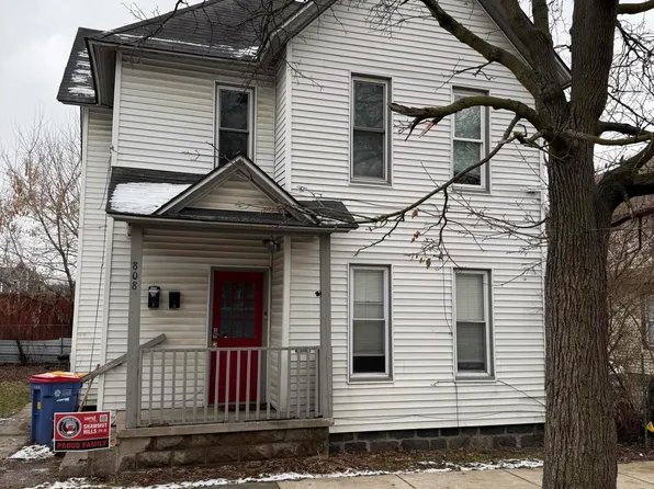 808 Park St SW, Grand Rapids, MI 49504