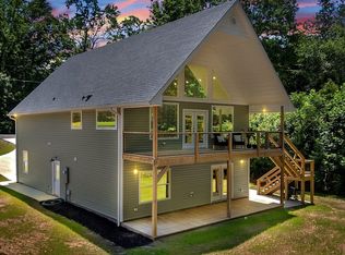 425 Lakewood Dr, Townville, SC 29689
