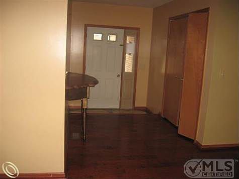 ENTRANCE[1].JPG