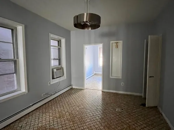 111 Baldwin Avenue image 2 of 7