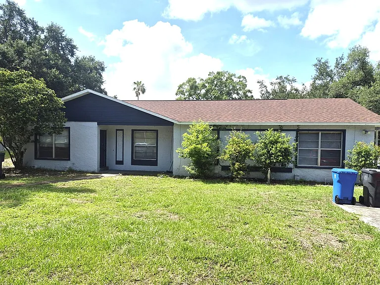 11515 Valencia Dr #B — Photo 1
