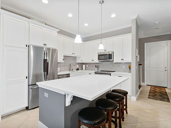 4th image of 116 Ocean Breeze Dr