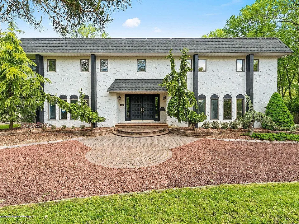 33 Heath Ave