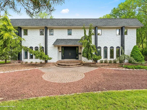 33 Heath Ave, Oakhurst, NJ 07755