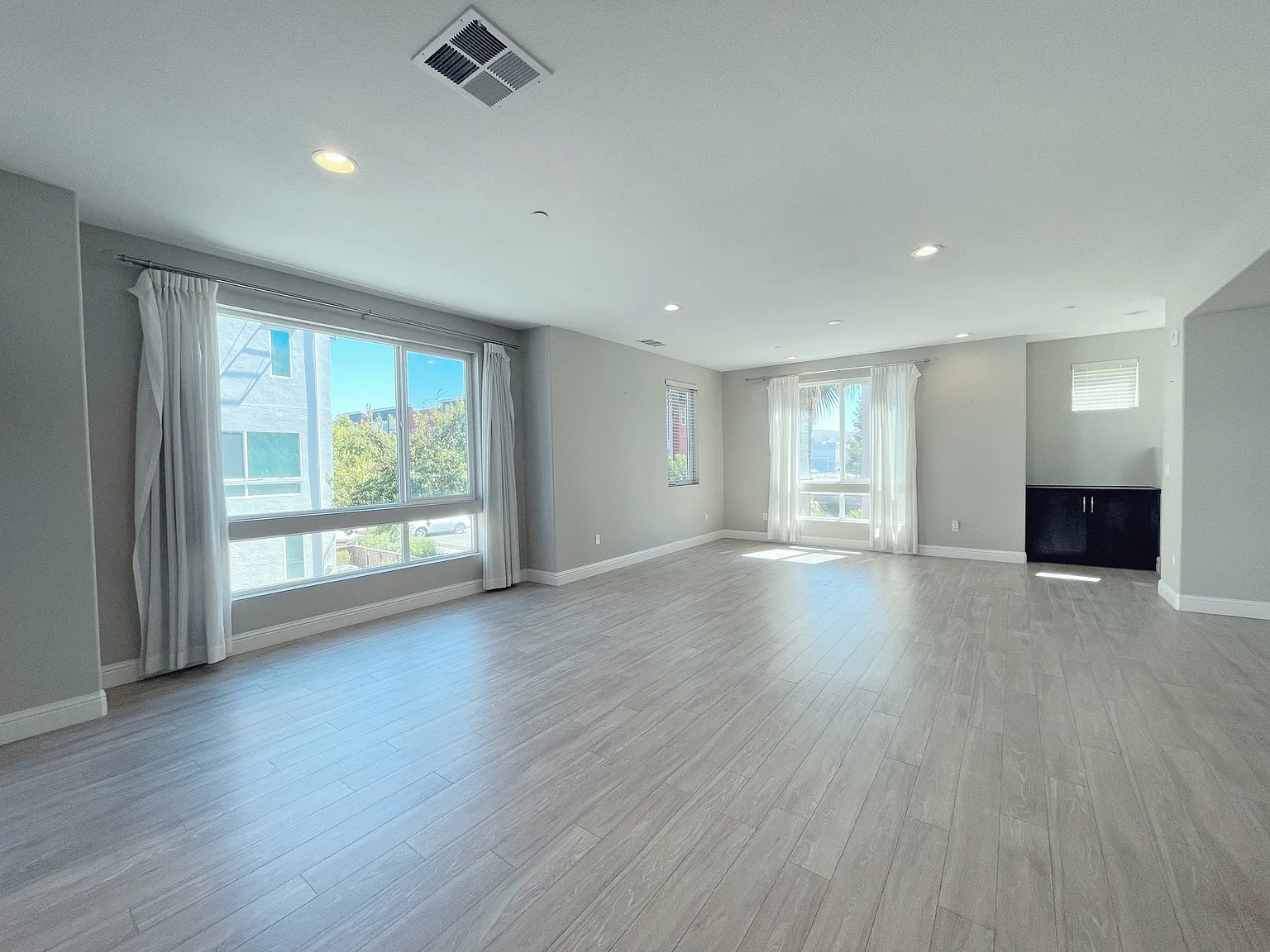 471 Baltimore Pl — Photo 4