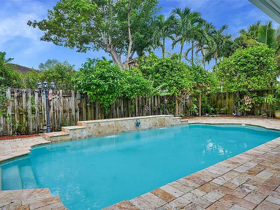 5th image of 6051 SW 164th Ct
