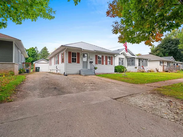 1109 S Algoma St, New London, WI 54961