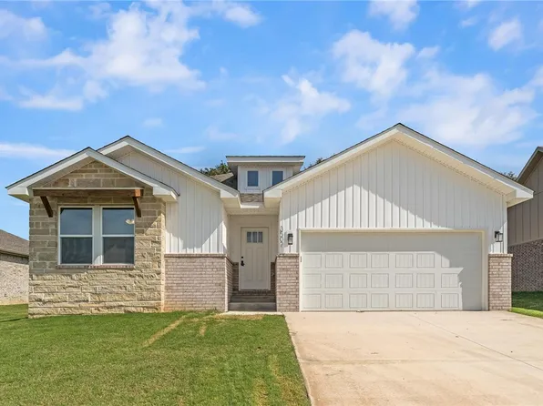 3507 N Wiley Dr, Siloam Springs, AR 72761