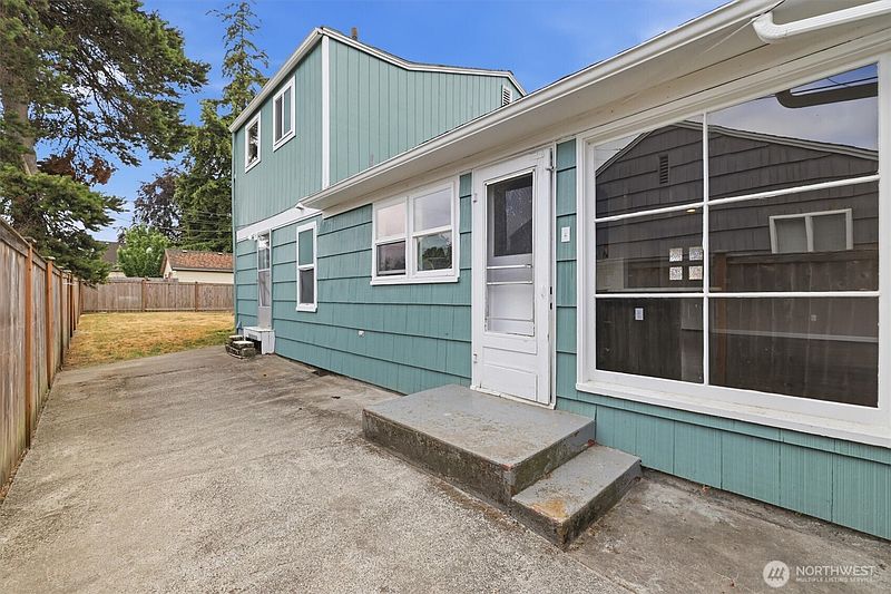 4th image of 2819 N Mullen Street
