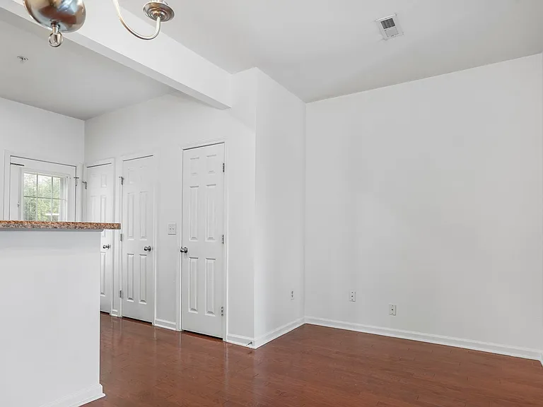 4006 Clinton Ln — Photo 7